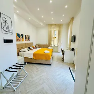 Flo' Guest house